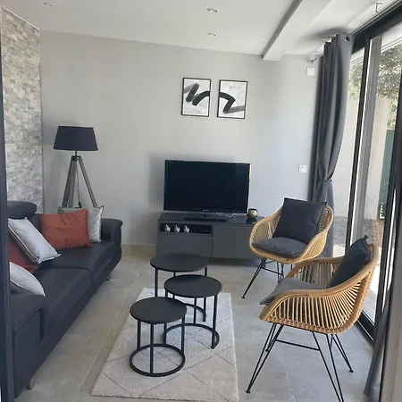 La Brise Du Brusc * סיס-פור-לה-פלאז'